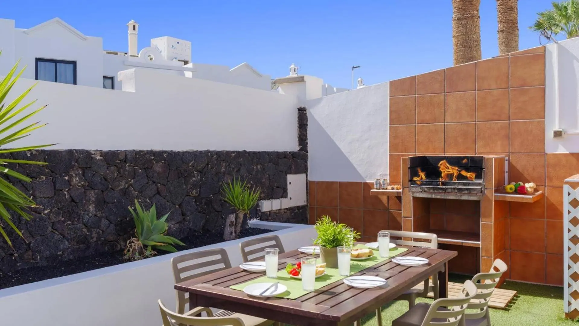 Villa Sol Lanzarote By Villa Plus Puerto del Carmen